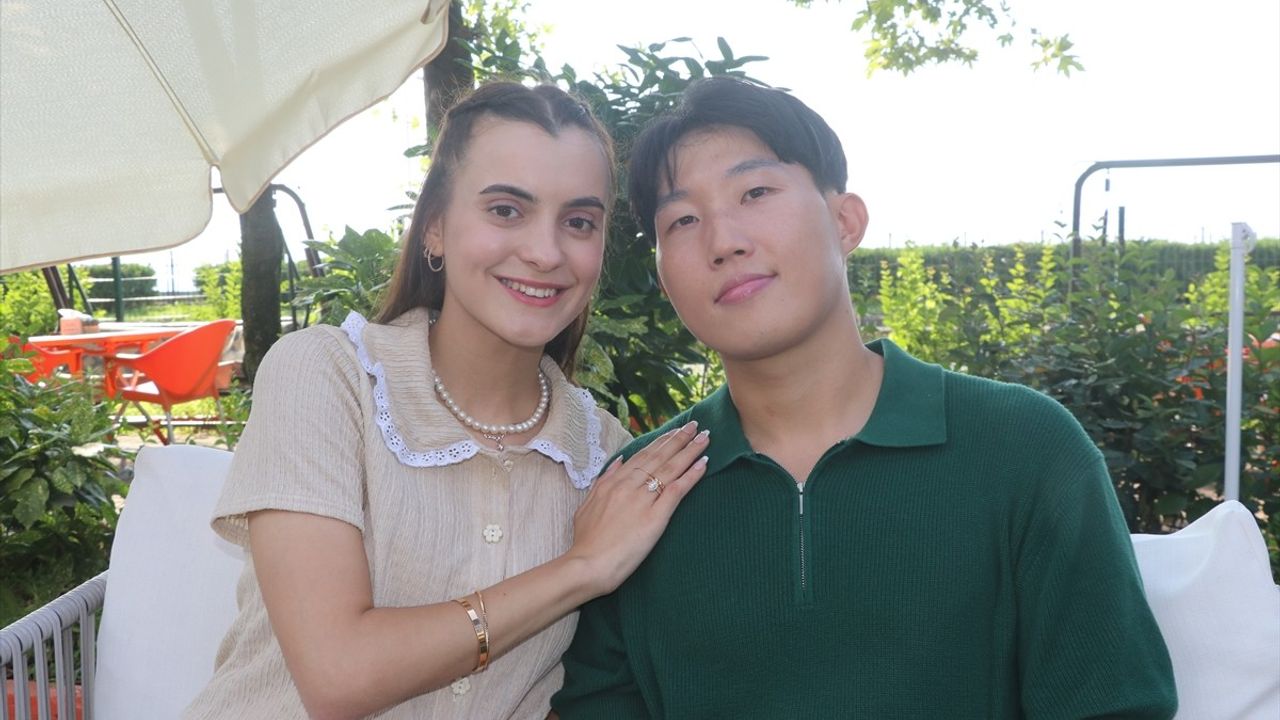 Güney Koreli Damat ile Rizeli Gelin Nişanlandılar