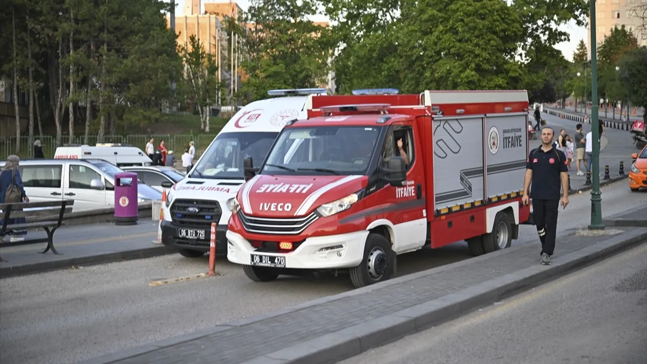 Hacettepe Üniversitesi Hastanesinin Çocuk Bölümünde Yangın Çıktı