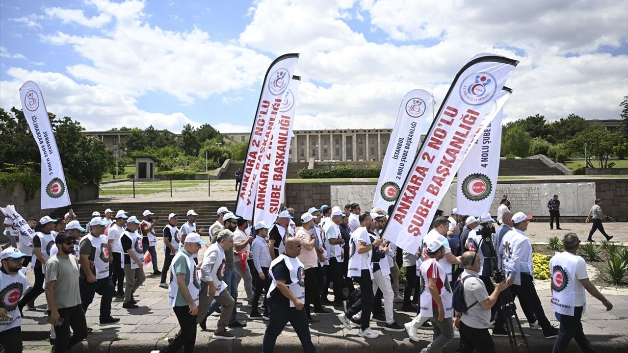 HAK-İŞ Genel Başkanı Mahmut Arslan, Kamu İşçisi Zam Görüşmeleri Hakkında Açıklama Yaptı