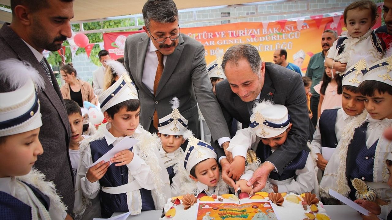 Hakkari'de 24 Çocuk İçin Sünnet Şöleni Düzenlendi