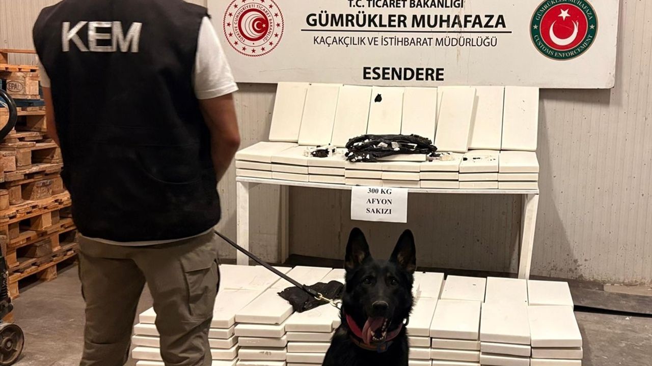 Hakkari'de 300 Kilogram Afyon Sakızı Ele Geçirildi