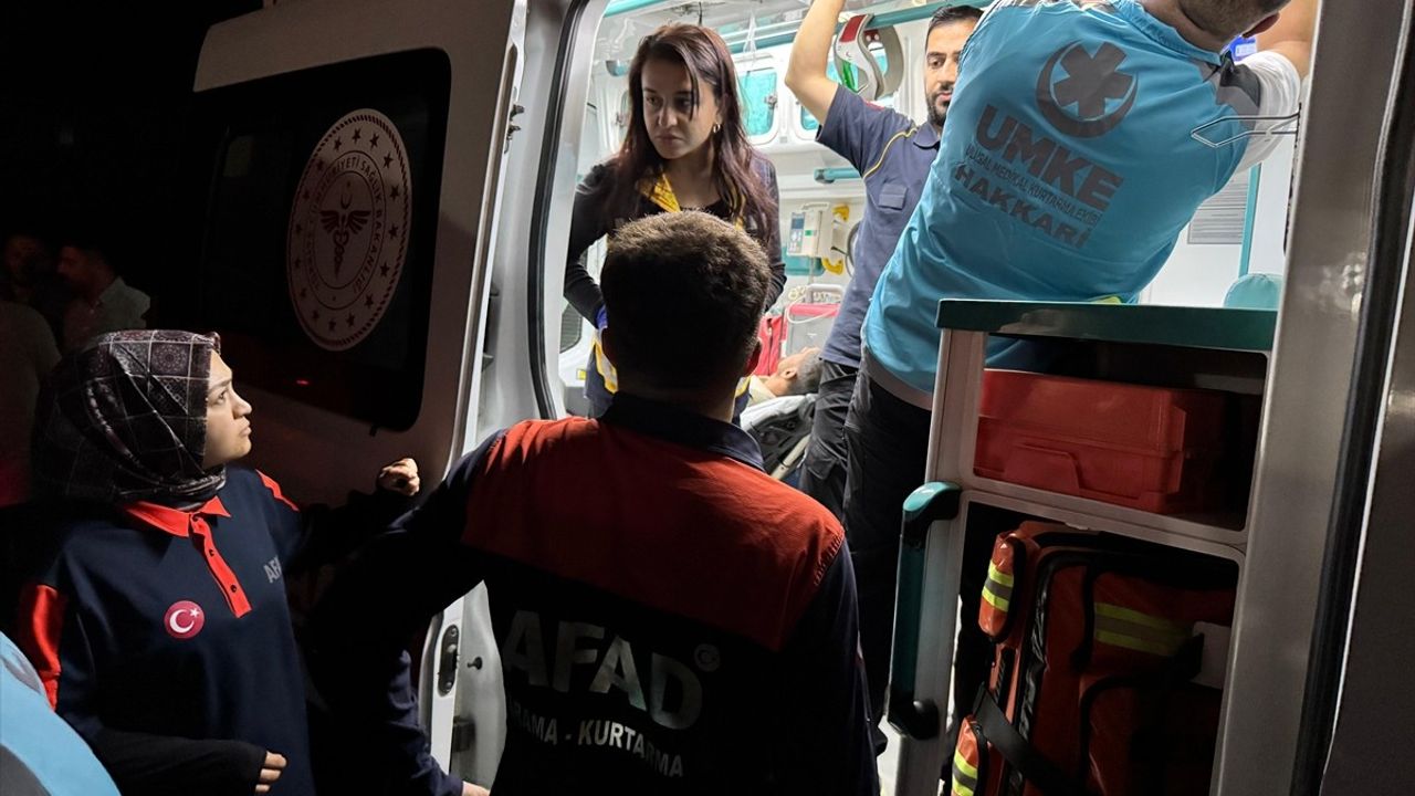 Hakkari Kırsalında Rahatsızlanan Çoban Başarıyla Hastaneye Ulaştırıldı