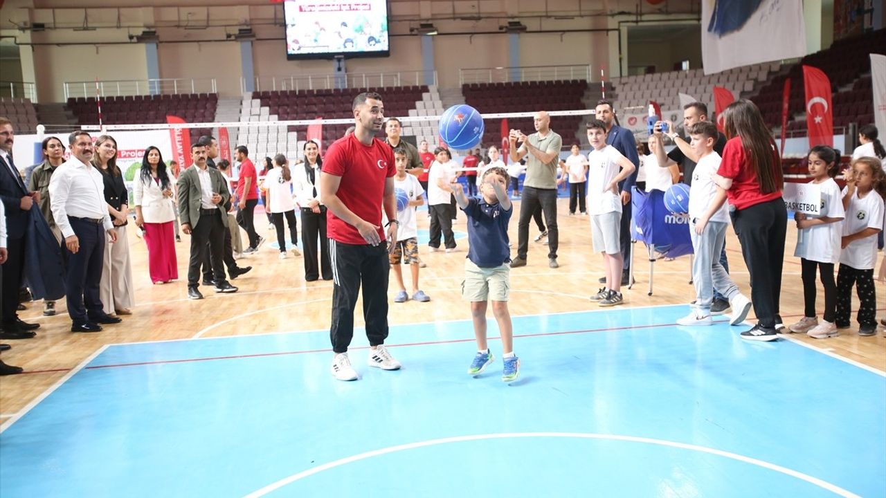 Hatay'da Yüreğimizdeki Işık Projesi Yaz Kursları Eğitim Programı Başladı