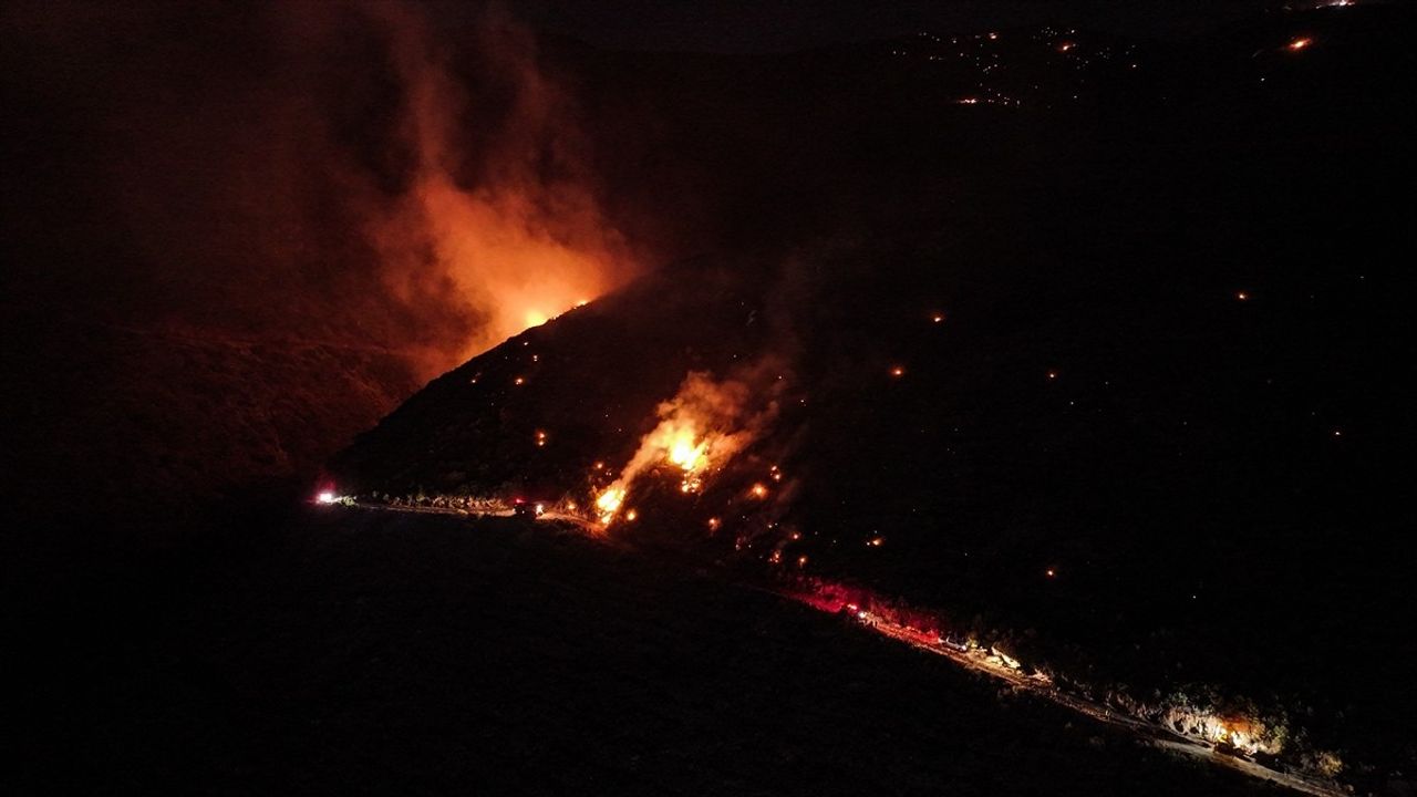 Hatay'daki Orman Yangınına Müdahale Devam Ediyor
