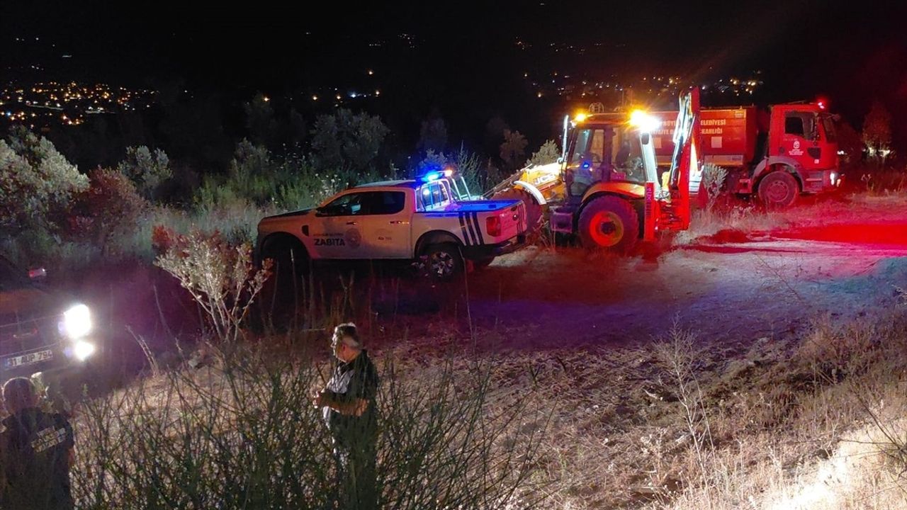 Hatay'ın Samandağ İlçesinde Çıkan Örtü Yangını Kontrol Altına Alındı