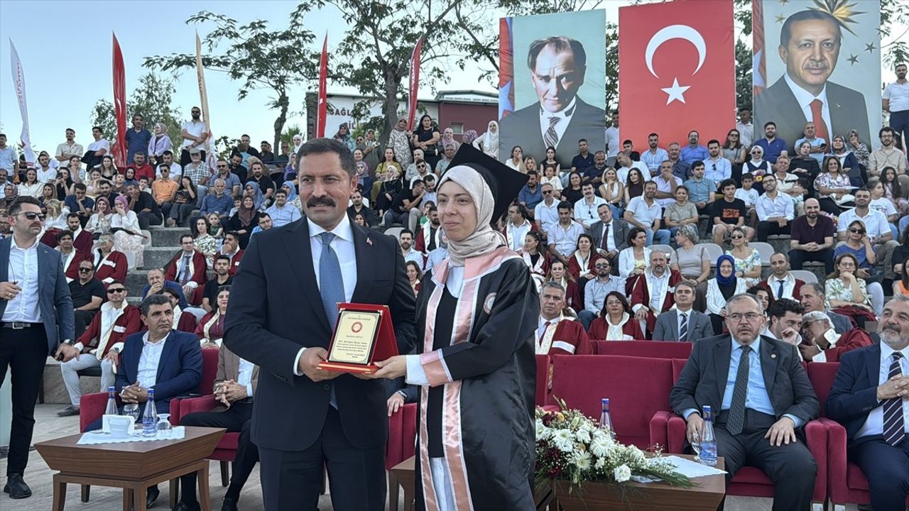 Hatay Mustafa Kemal Üniversitesi 2024-2025 Mezuniyet Töreni Gerçekleşti
