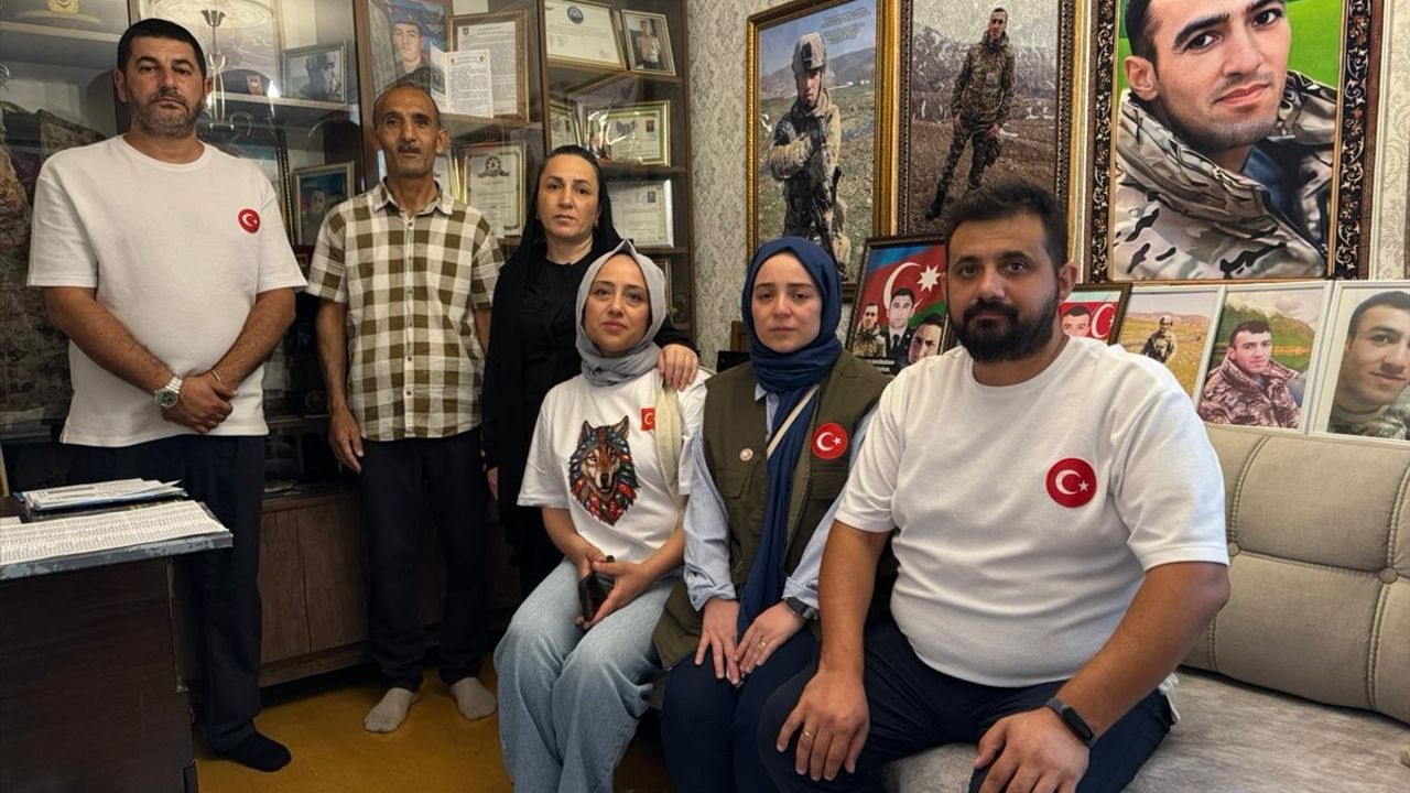 Hayatta İyilik Var Derneği, Karabağ Şehit Ailelerini Ziyaret Etti