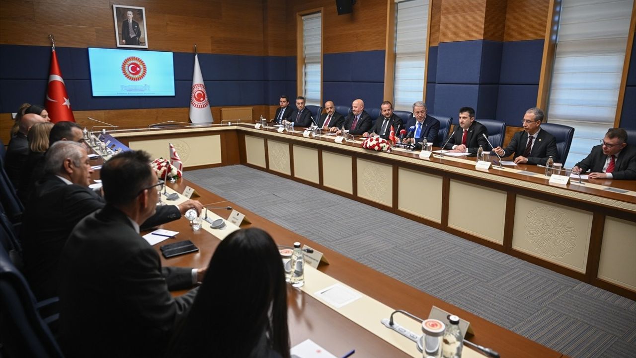 Hulusi Akar, KKTC Cumhuriyet Meclisi Heyeti ile Görüştü
