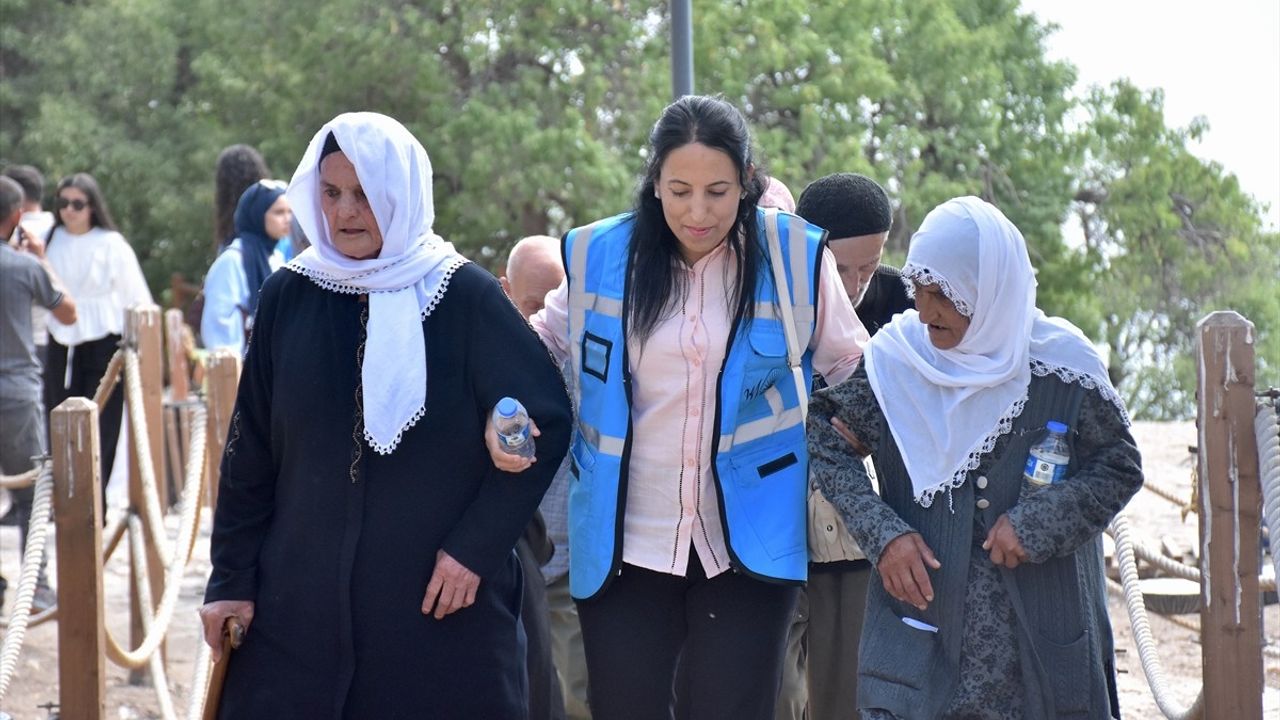 Huzurevi Sakinleri Van'ın Tarih ve Doğasını Keşfediyor