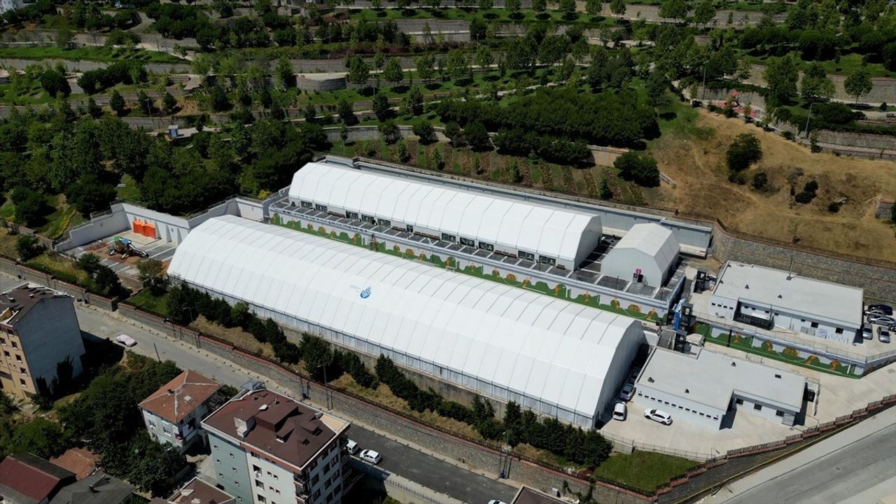 İBB, Yenilenen Safa Tepesi Spor Tesisi'ni Hizmete Sundu