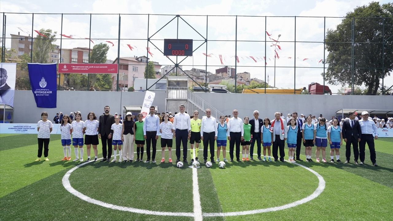 İBB, Yenilenen Yenisahra Stadı'nın Açılışını Gerçekleştirdi