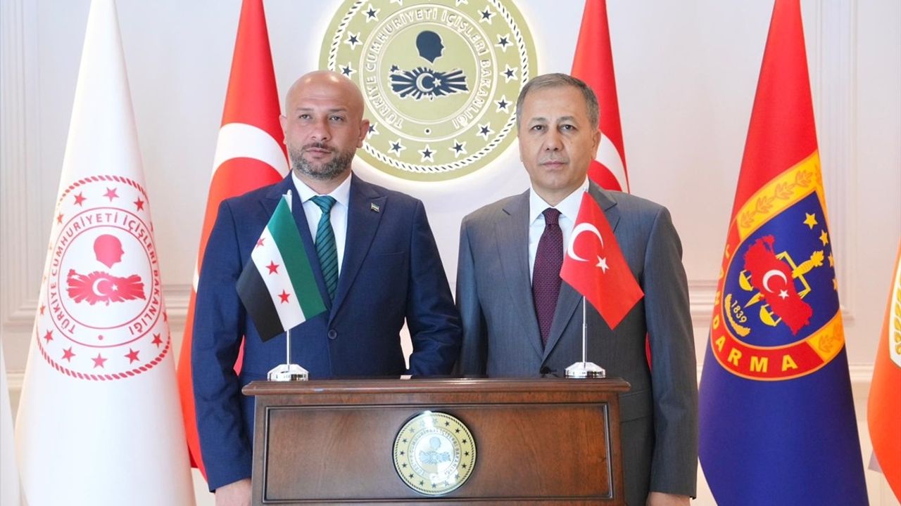 İçişleri Bakanı Ali Yerlikaya, Suriye Bakanı Raid Salih'i Kabul Etti