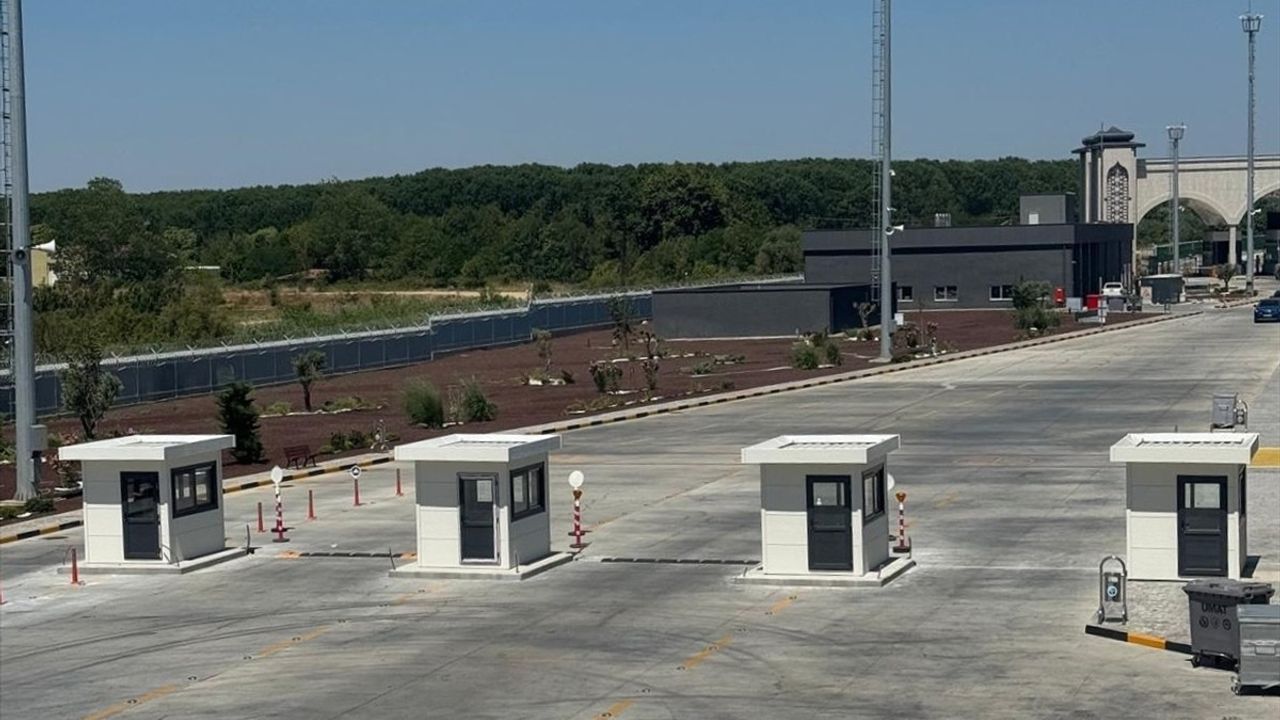 İpsala Gümrük Kapısı'nda Yeni Pasaport Kontrol Peronları Hizmete Girdi