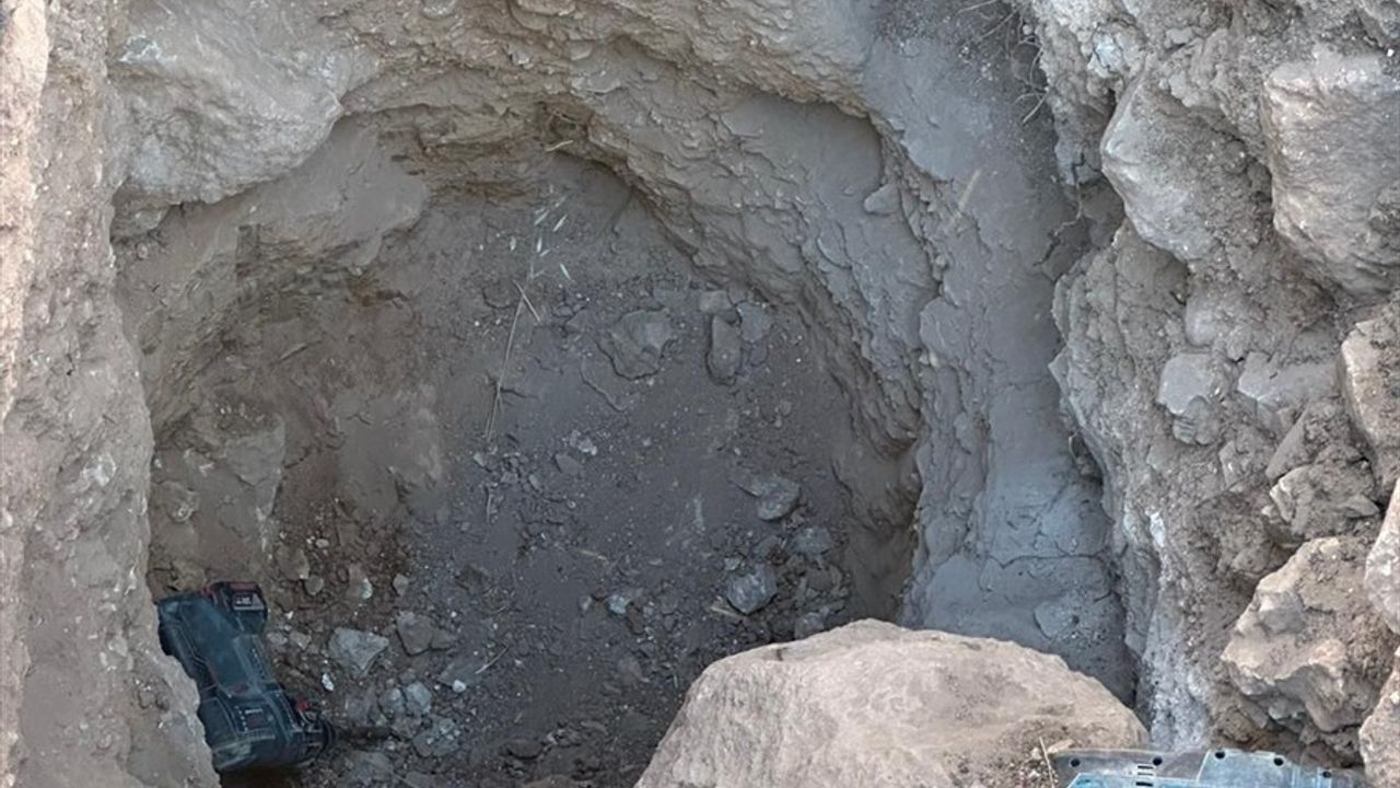 Isparta'da Kaçak Kazı Yapan 4 Kişi Gözaltına Alındı