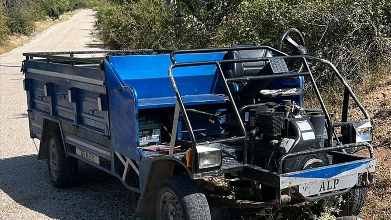 Isparta'da Tarım Aracının Devrilmesi Sonucu 1 Kişi Hayatını Kaybetti, 3 Kişi Yaralandı