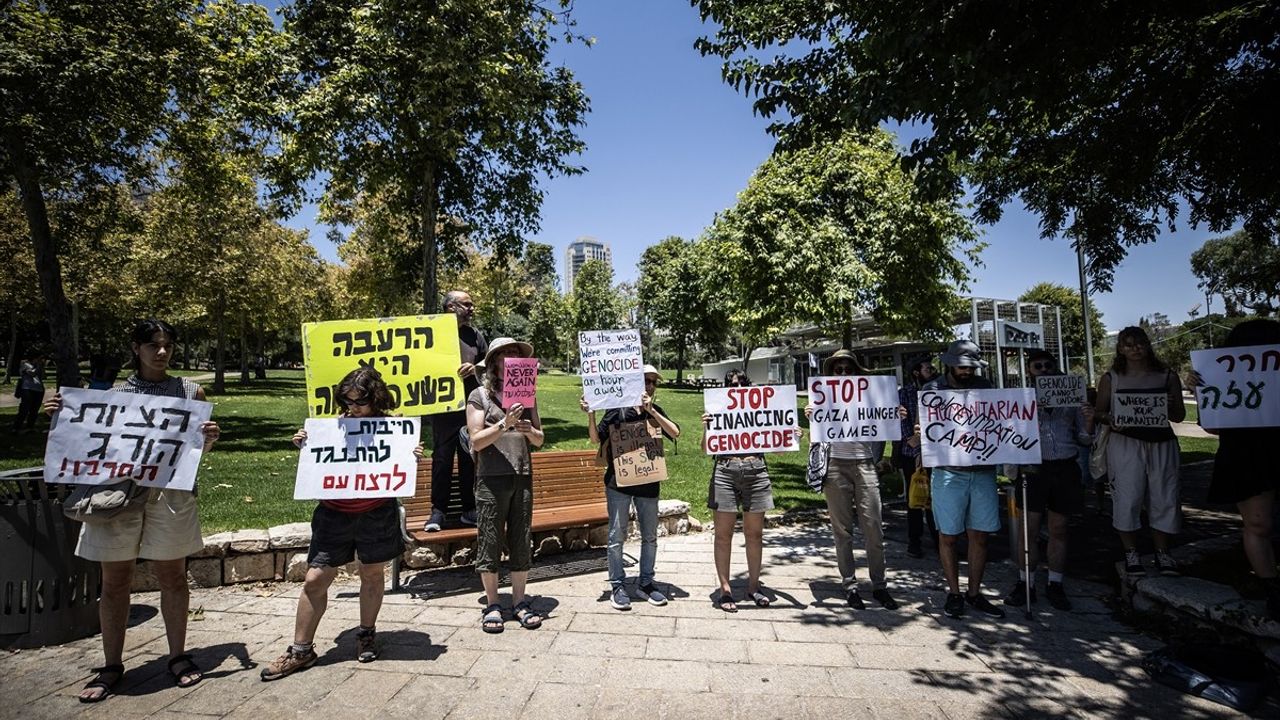 İsrailli Aktivistler, Gazze'deki GHF'yi Protesto Etti