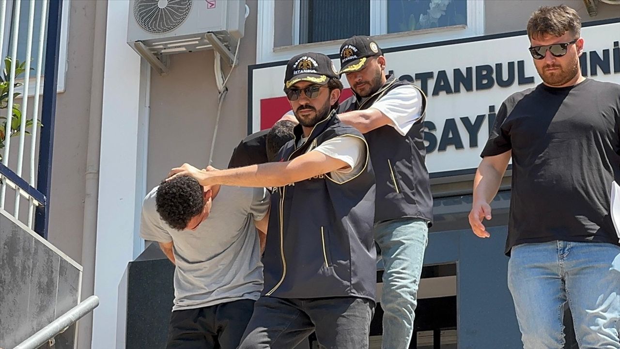 İstanbul'da Dolandırıcılık Şebekesi Çökertildi: Üç Kişi Tutuklandı