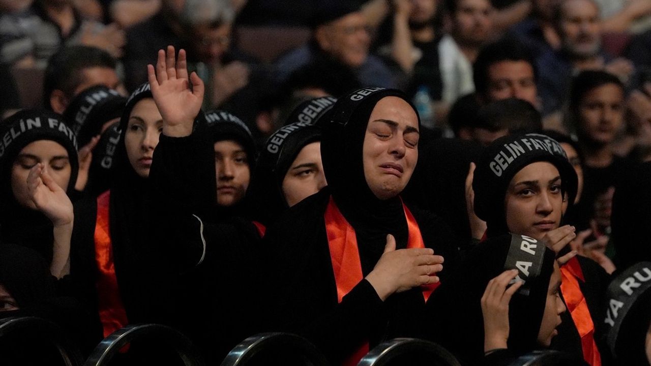 İstanbul'da Hazreti Hüseyin 'Evrensel Aşura Matem Merasimi' ile Anıldı