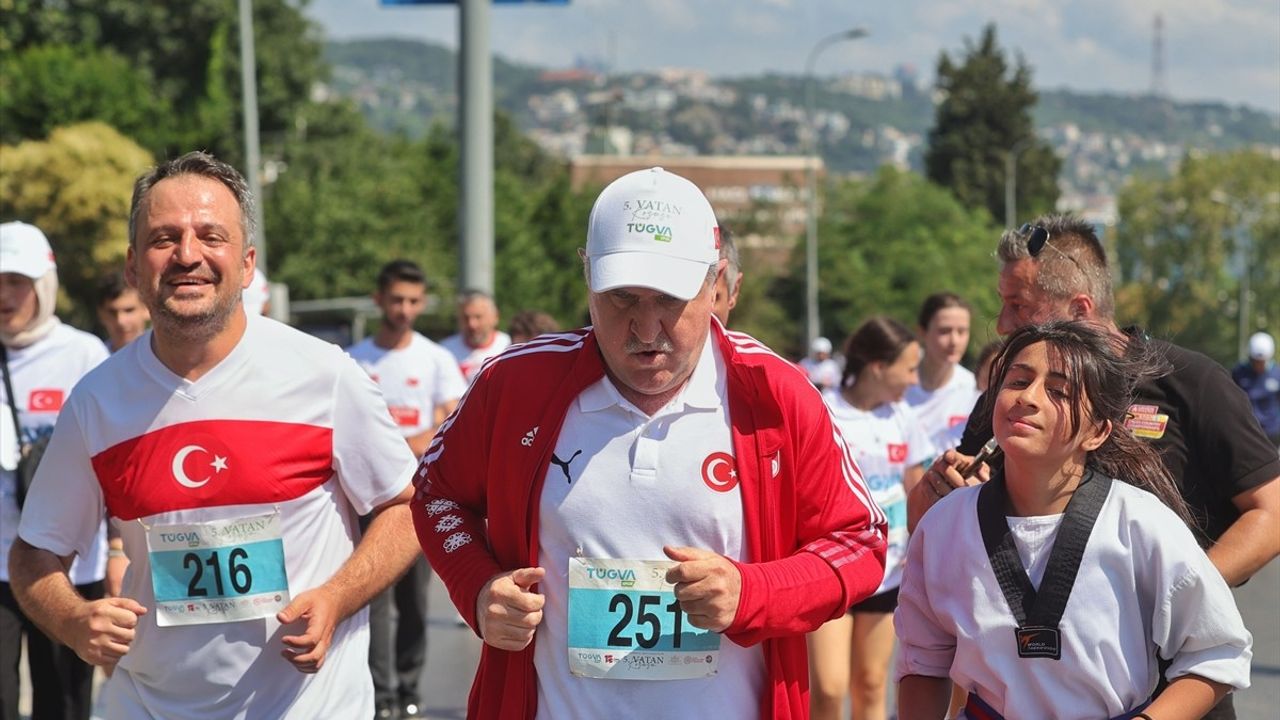 İstanbul'daki Vatan Koşusu ile 15 Temmuz Şehitleri Anıldı