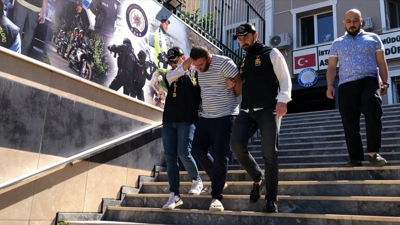 İstanbul Fatih'te Kuyumcudan 24 Milyon Lira Değerinde Altın Çalan 3 Zanlı Tutuklandı