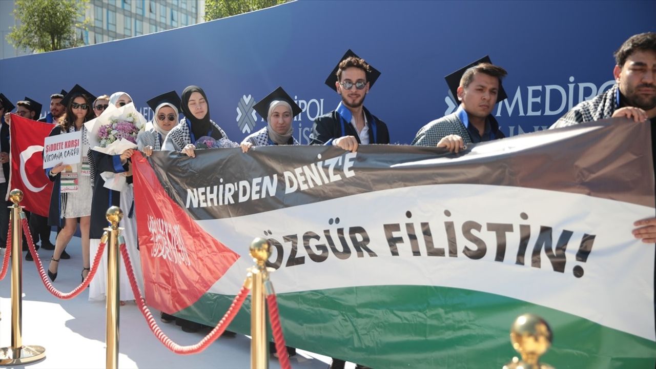 İstanbul Medipol Üniversitesi Mezunlarından Filistin'e Destek