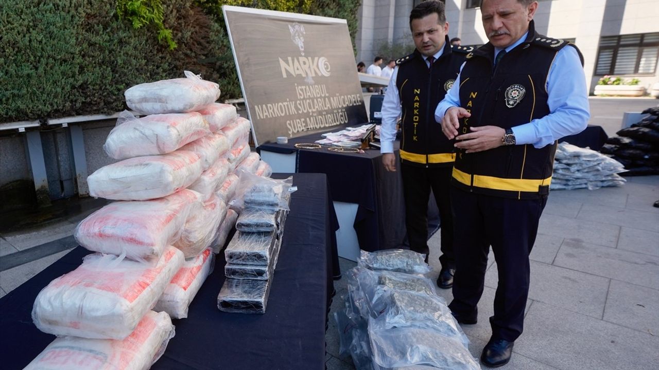 İstanbul Merkezli Uyuşturucu Operasyonunda 17 Kişi Tutuklandı