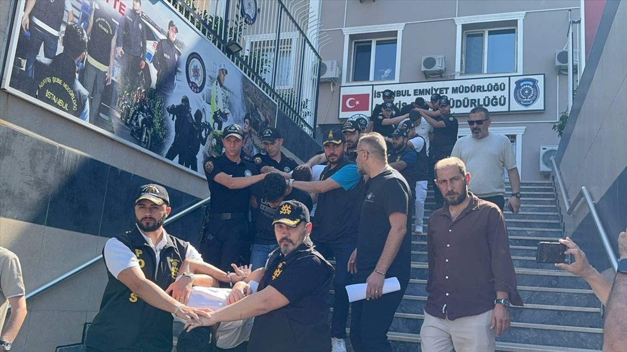 İstanbul Ümraniye'de Silahlı Saldırı: 14 Zanlı Yakalandı