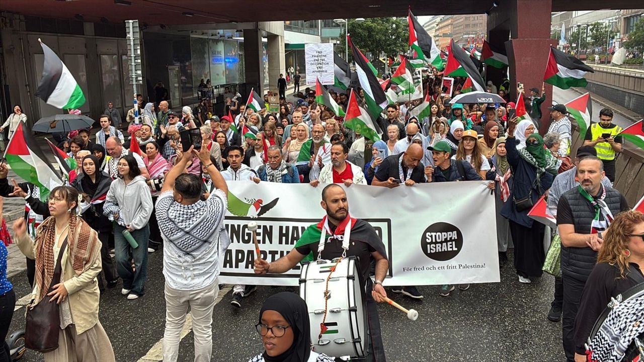 İsveç'te Gazze'ye Yönelik Saldırılara Protesto