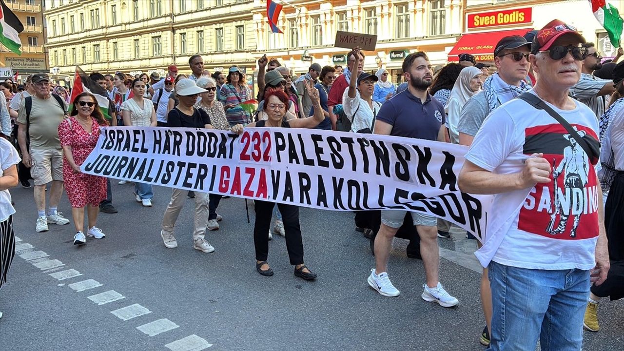 İsveç'te İsrail'in Gazze Saldırılarına Protesto