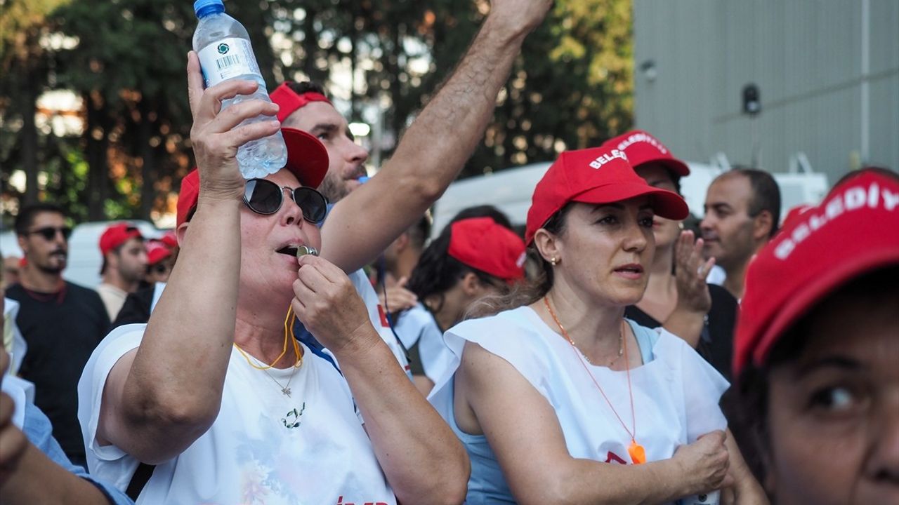 İzmir Büyükşehir Belediyesi ile İşçiler Arasında Uzlaşma Sağlandı