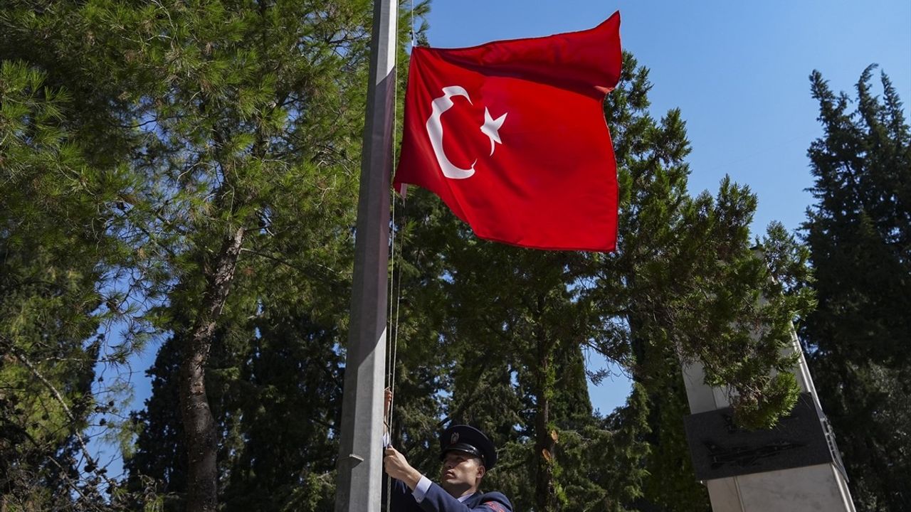 İzmir'de 15 Temmuz Anma Töreni Gerçekleştirildi