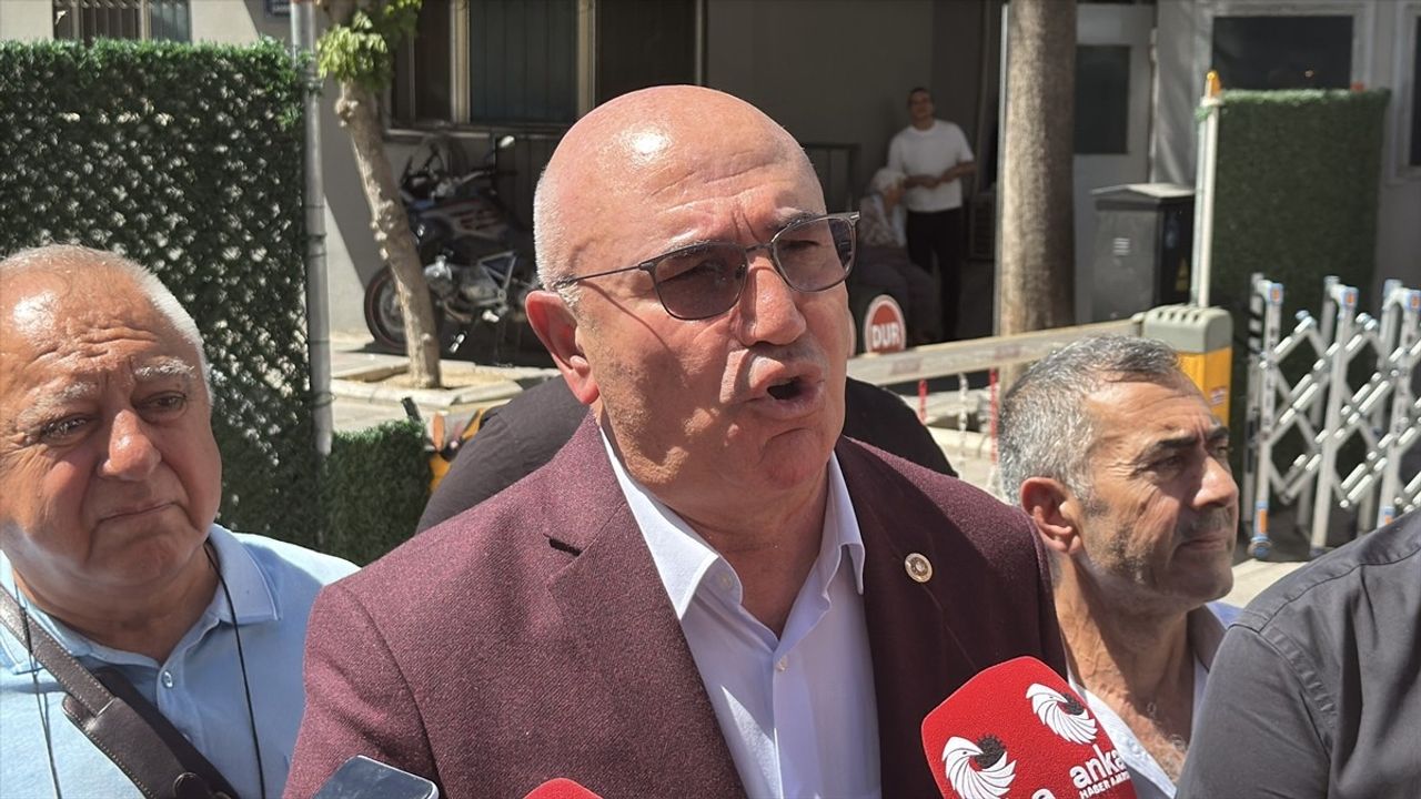 İzmir'de Kooperatif Mağdurları CHP Heyetine Tepki Gösterdi