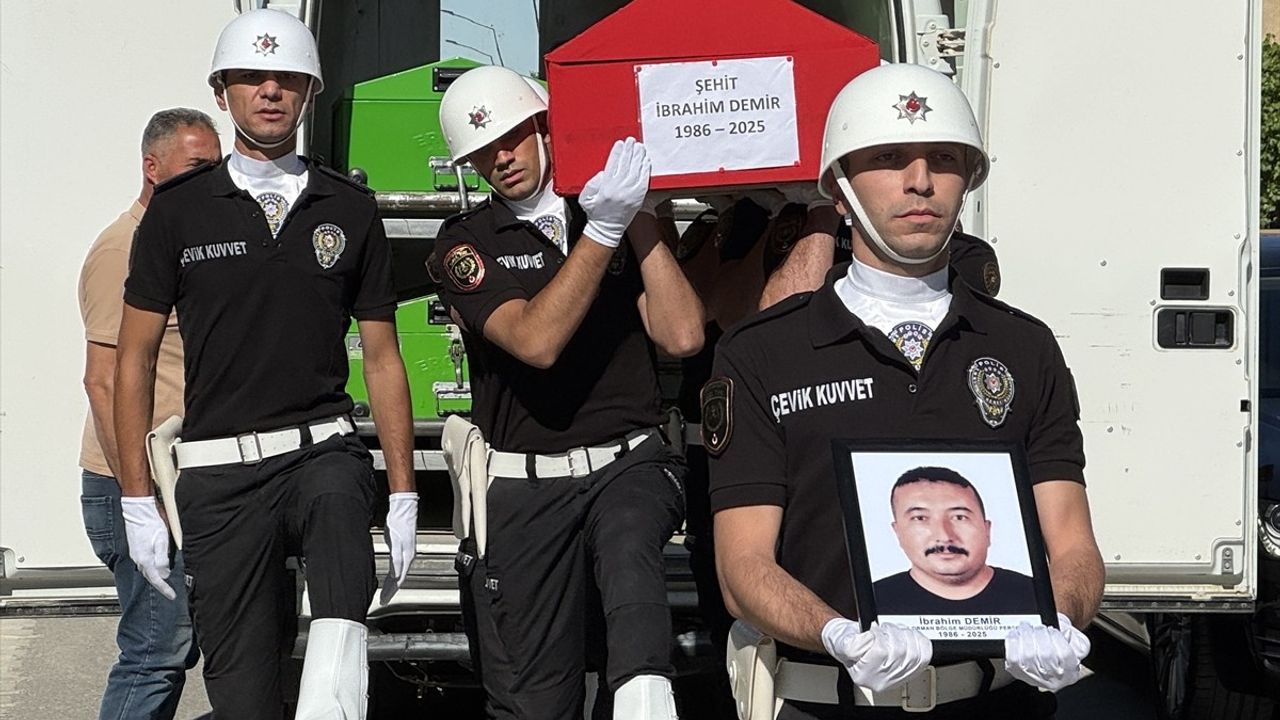 İzmir'deki Orman Yangınında Şehit Olan İbrahim Demir, Konya'da Defnedildi