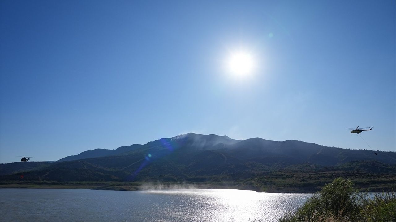 İzmir'deki Orman Yangınlarına Müdahale Devam Ediyor