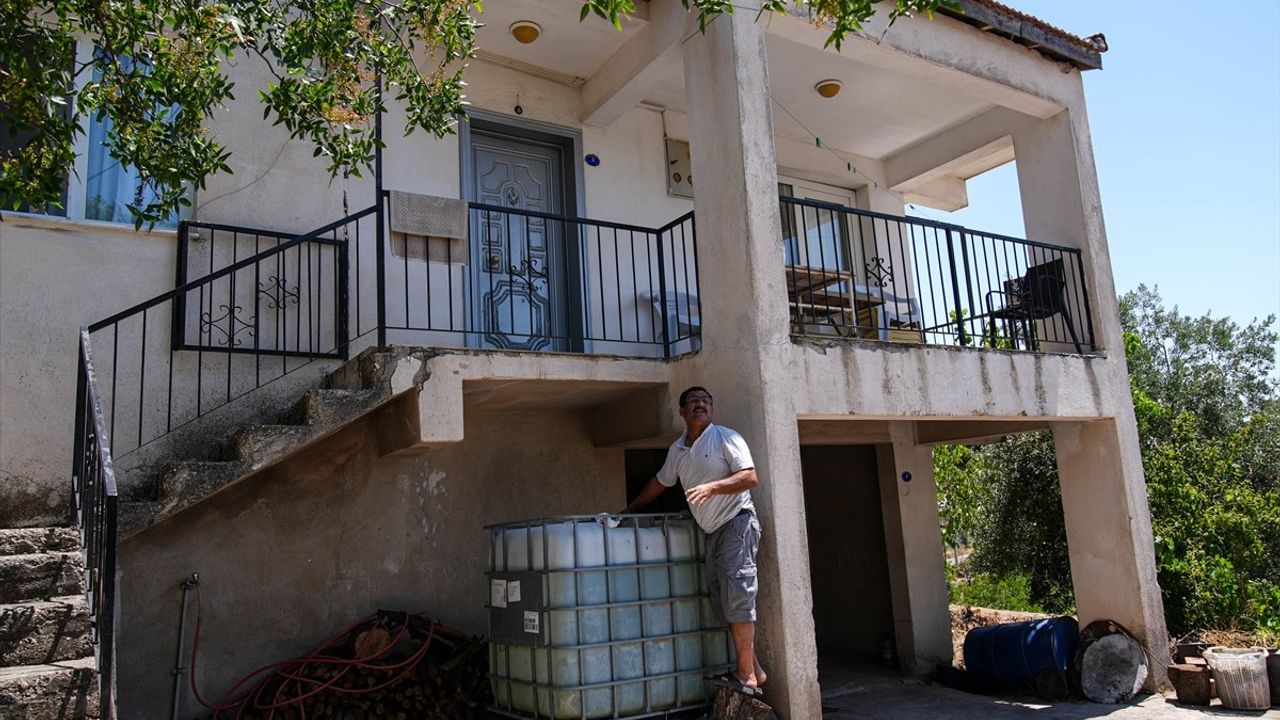 İzmir'deki Yakaköy Mahallesi'nde Su Kesintisi Vatandaşları Mağdur Ediyor