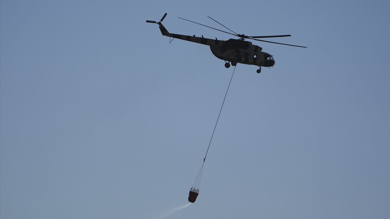 İzmir Ödemiş'teki Orman Yangınına Müdahale Devam Ediyor