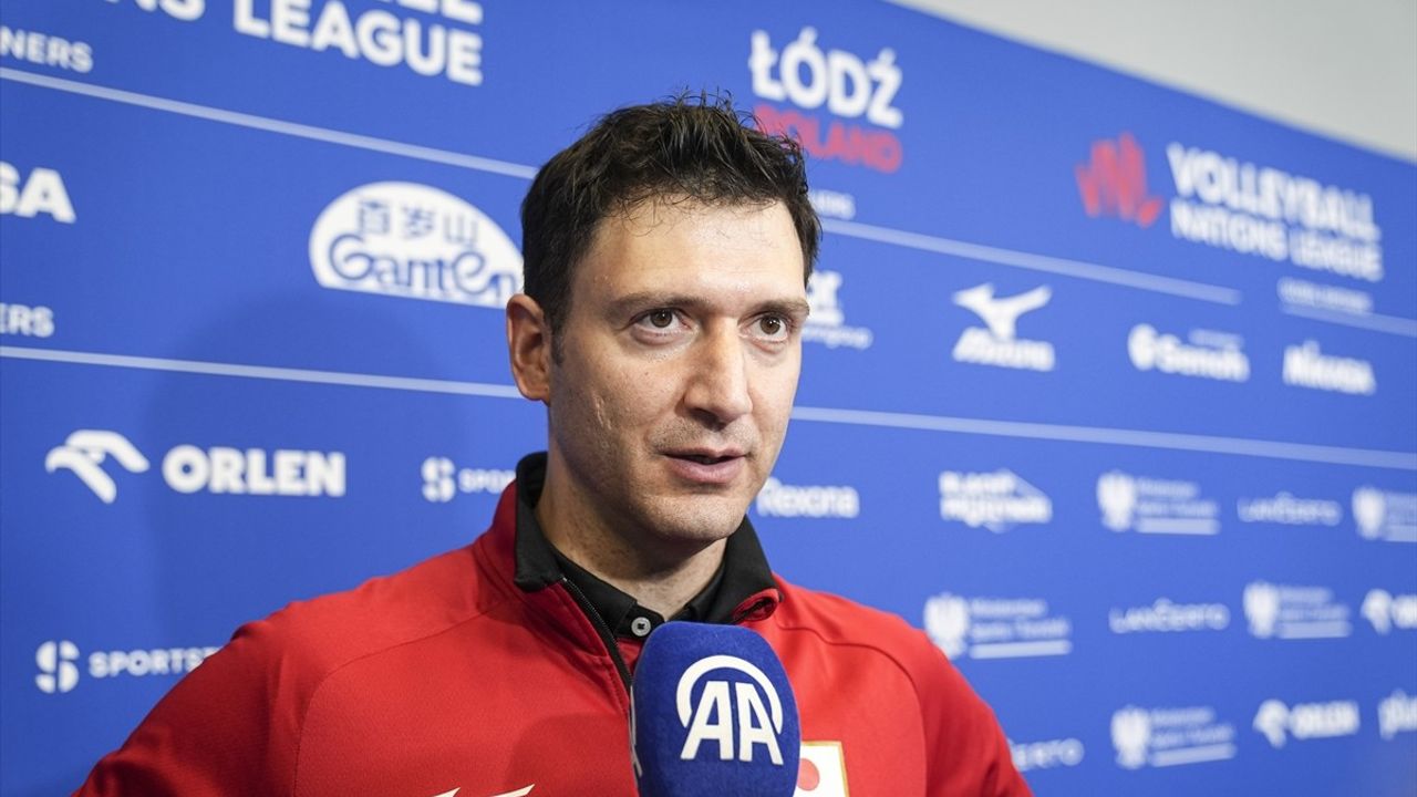 Japonya Kadın Voleybol Takımı, Polonya'ya Kaybetti Ama Ferhat Akbaş Umutlu