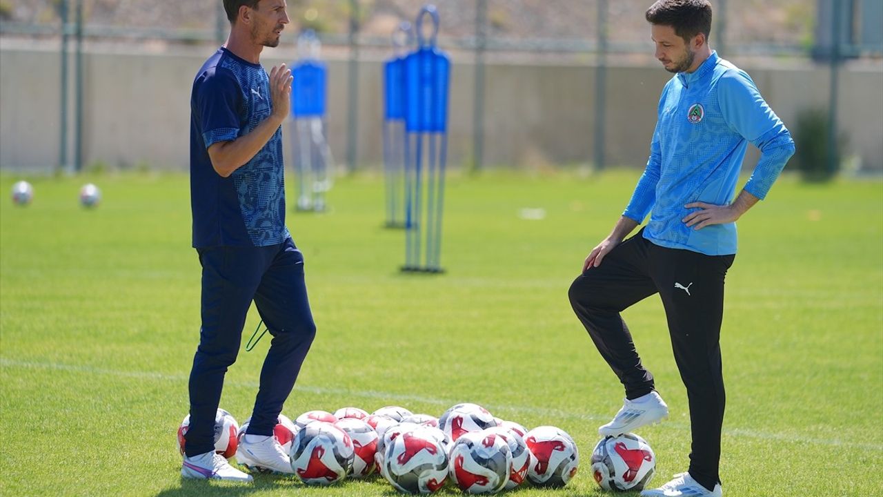 Joao Pereira Türkiye Futbolunu Övdü: 'Şartlar Çok İyi'