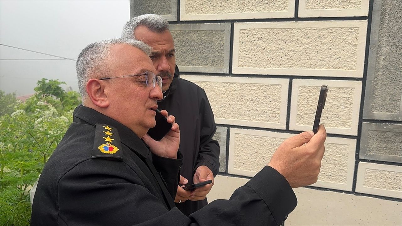 Kaçkar Dağları'nda Düşen Uçağın Enkazına Ulaşıldı