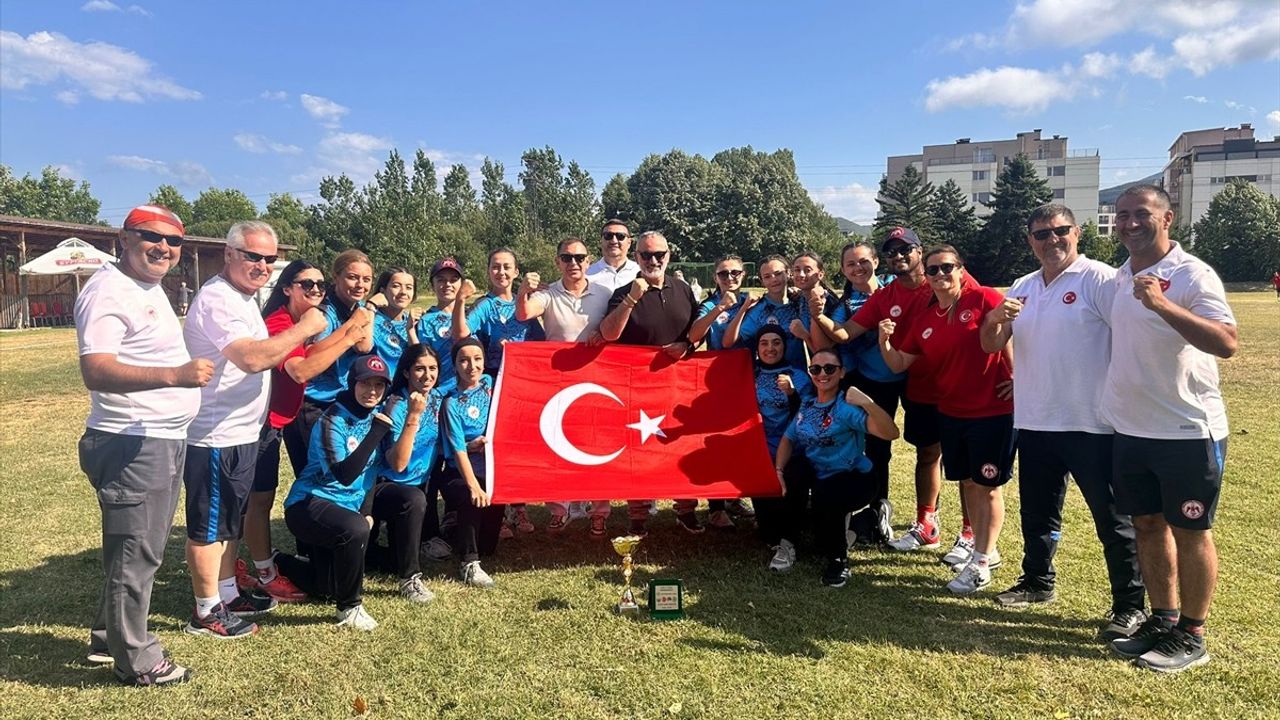 Kadın Kriket Milli Takımı, İlk Uluslararası Turnuvada Namağlup Şampiyon Oldu