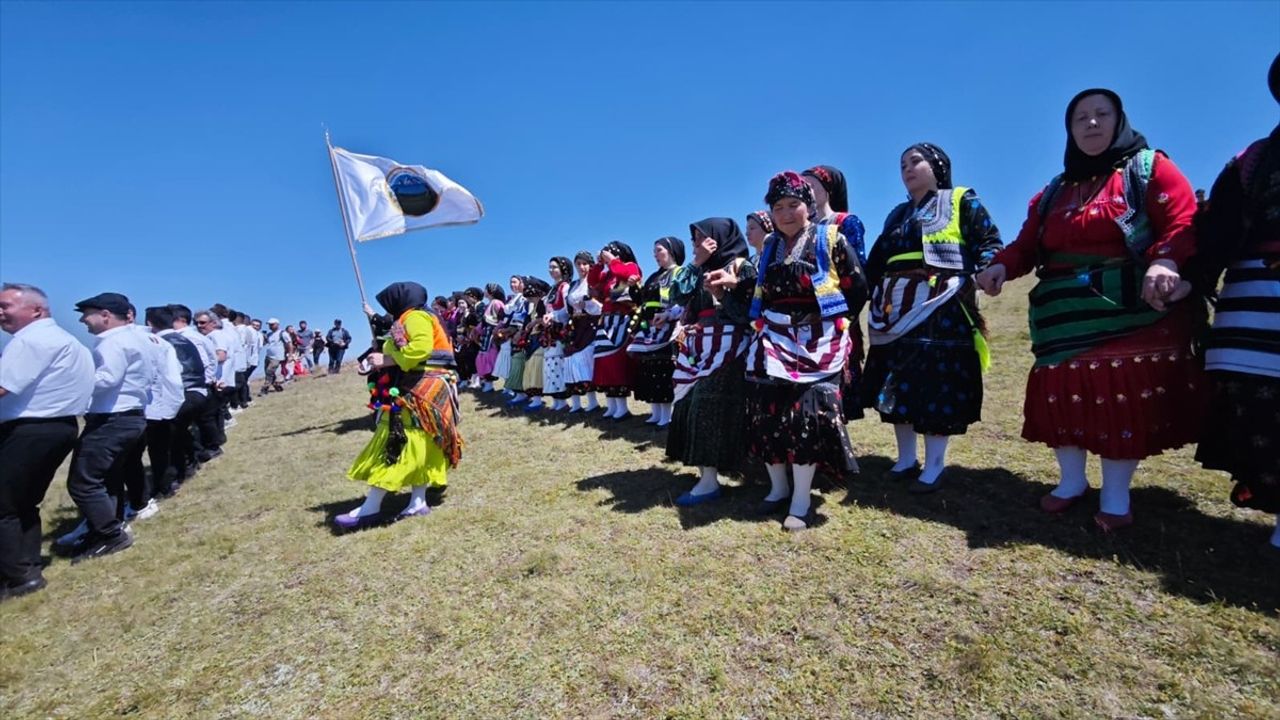 Kadırga Otçu Şenliği Gümüşhane'nin Yaylasında Coşkuyla Kutlandı