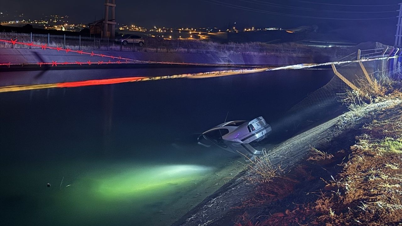Kahramanmaraş'ta Sulama Kanalına Devrilen Otomobilde Yaşam Kaybı ve Yaralılar