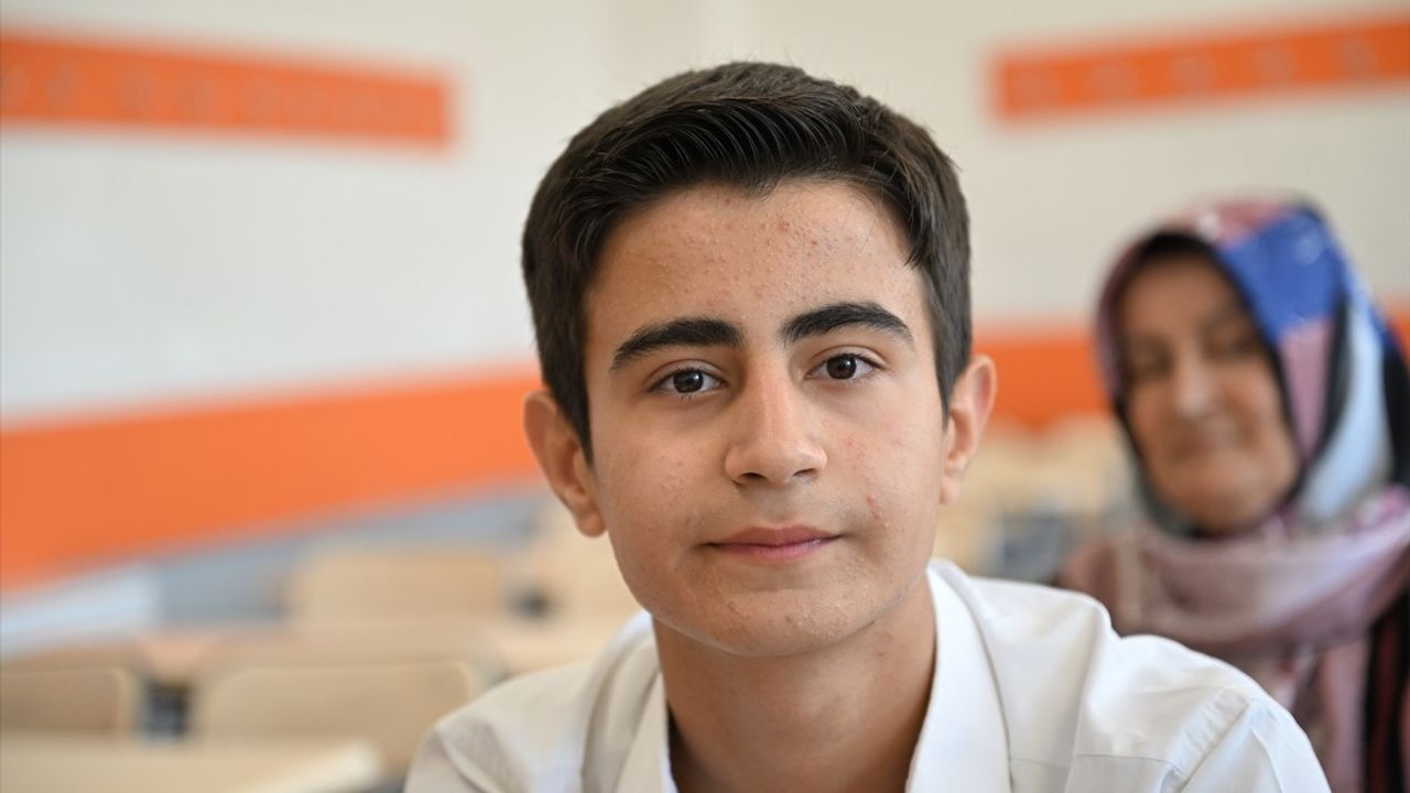 Kahramanmaraşlı Öğrenciler LGS'den Tam Puan Aldı: Başarılarının Sırları