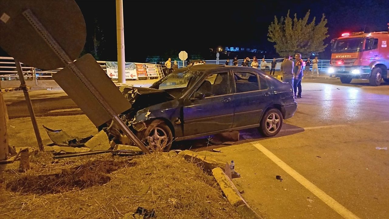 Karabük'te İki Otomobilin Çarpışması Sonucu 7 Kişi Yaralandı