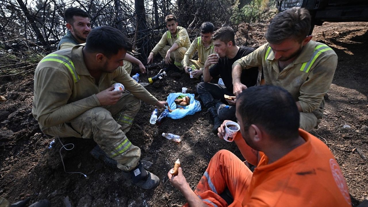 Karabük'te Orman Yangınlarına Müdahale Sürüyor