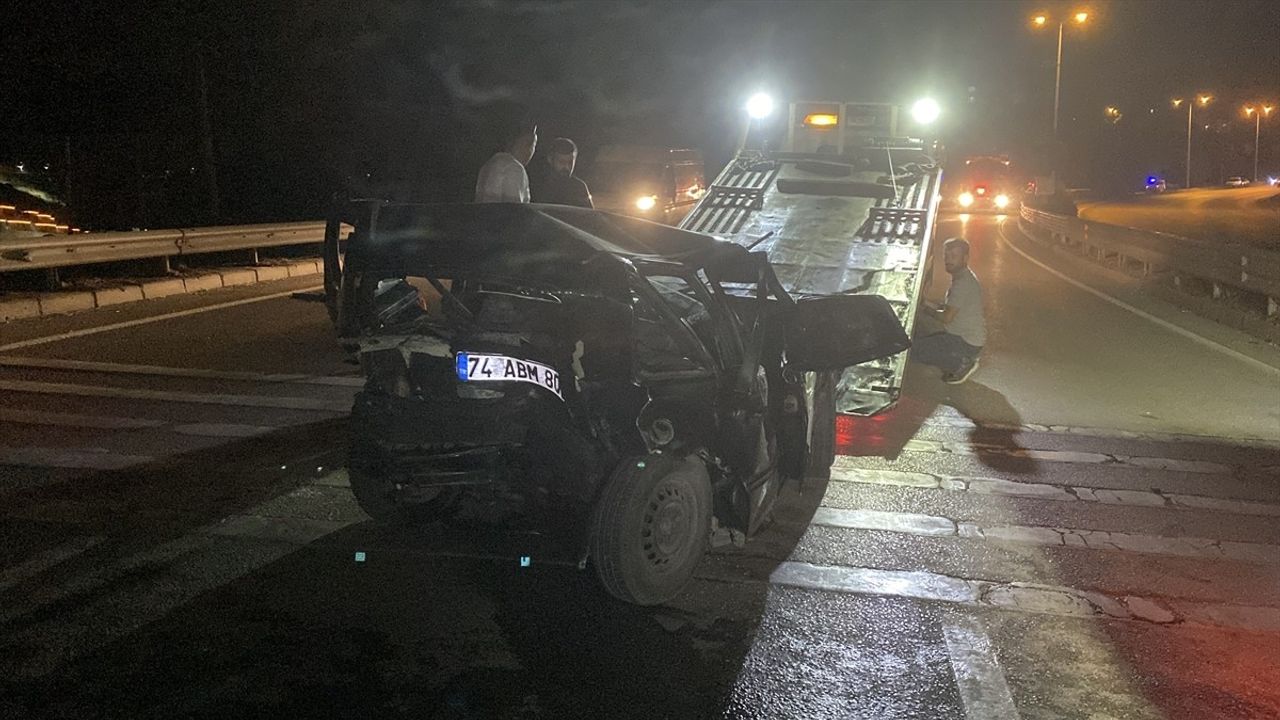 Karabük'te Trafik Kazası: Alkollü Sürücü Tutuklandı, 1 Ölü 1 Yaralı