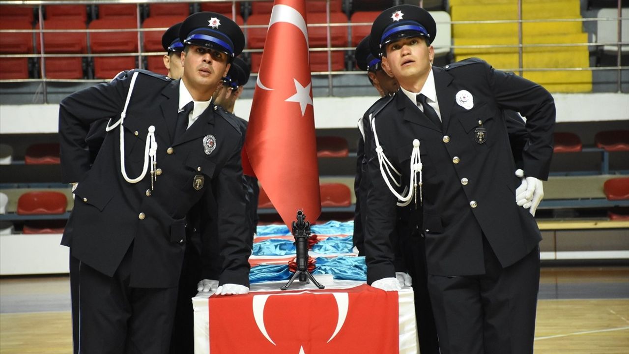 Karaman'da 228 Polis Adayı Mezuniyet Töreni Düzenlendi