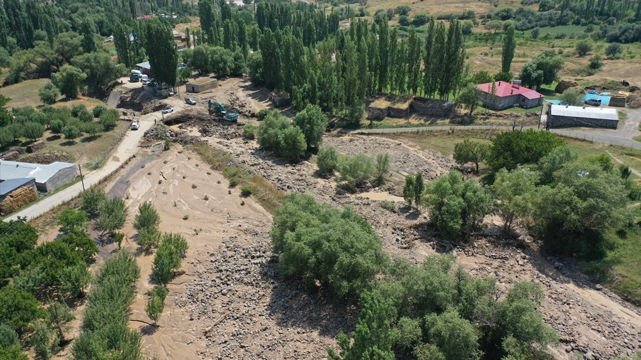 Kars'ta Sel ve Heyelan Sonrası Köylerde Hasar Tespit Edildi