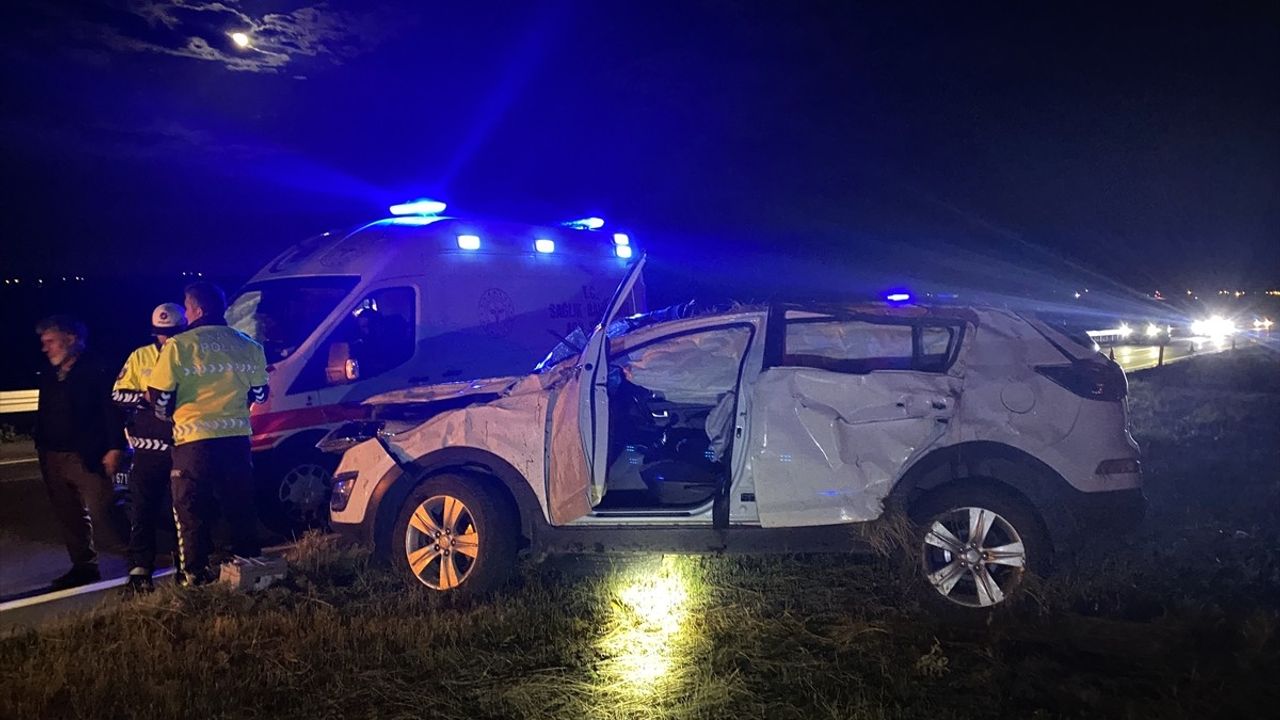 Kars'ta Trafik Kazası: 1 Ölü, 4 Yaralı