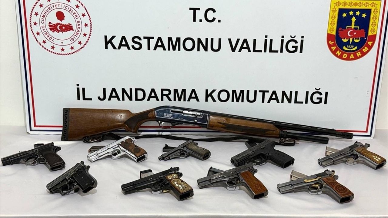 Kastamonu'da 10 Ruhsatsız Silah Bulunan Şüpheli Gözaltına Alındı